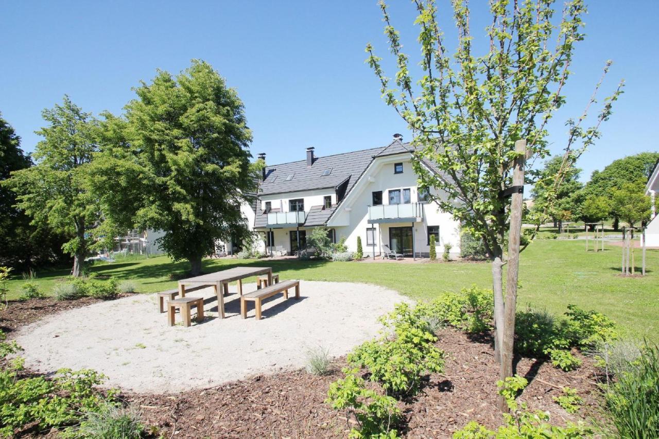 Strandnahe Fewo Rex Rugia: Terrasse und Ahoi Erlebnisbad Lobbe Exterior photo