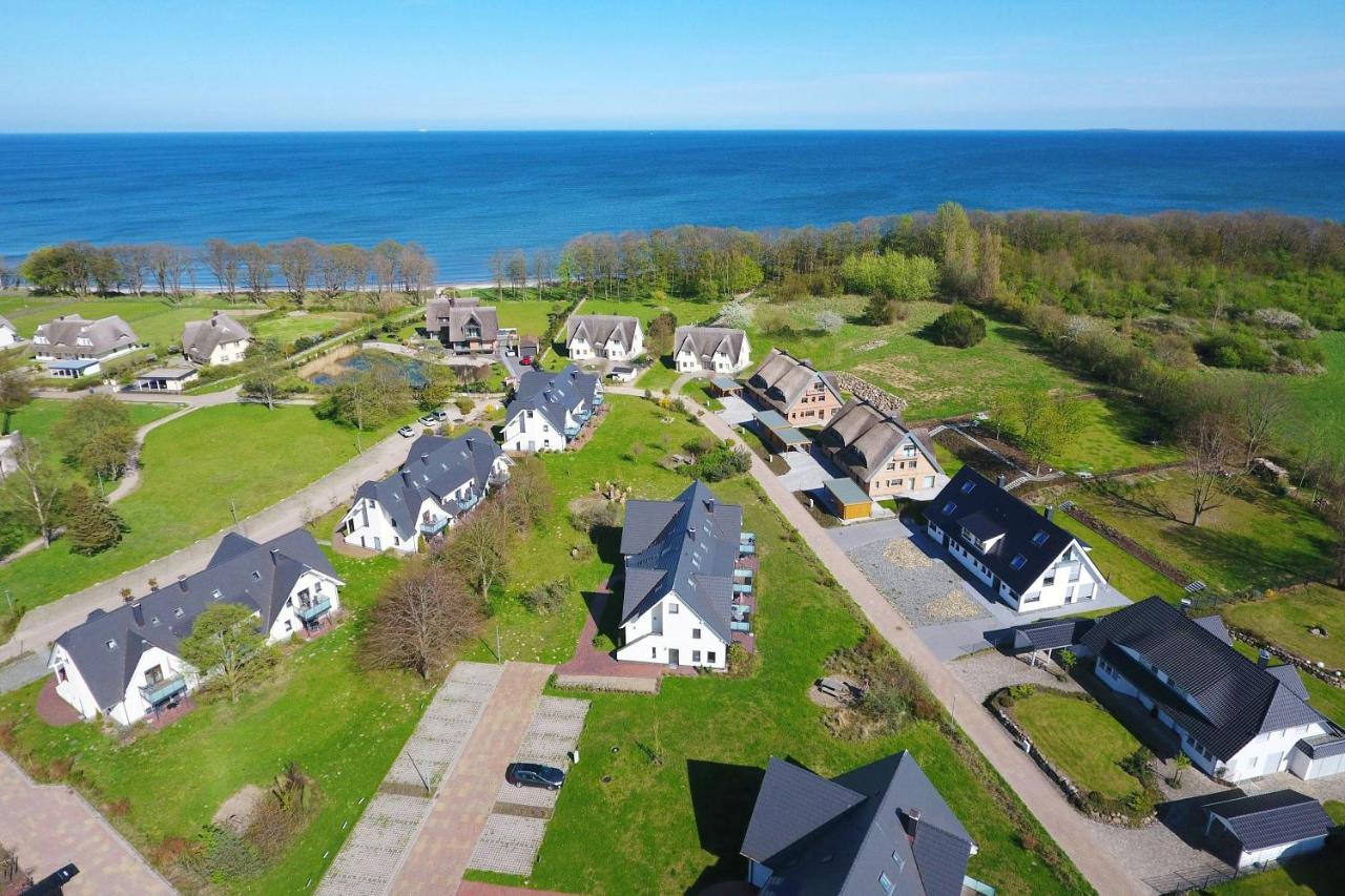 Strandnahe Fewo Rex Rugia: Terrasse und Ahoi Erlebnisbad Lobbe Exterior photo